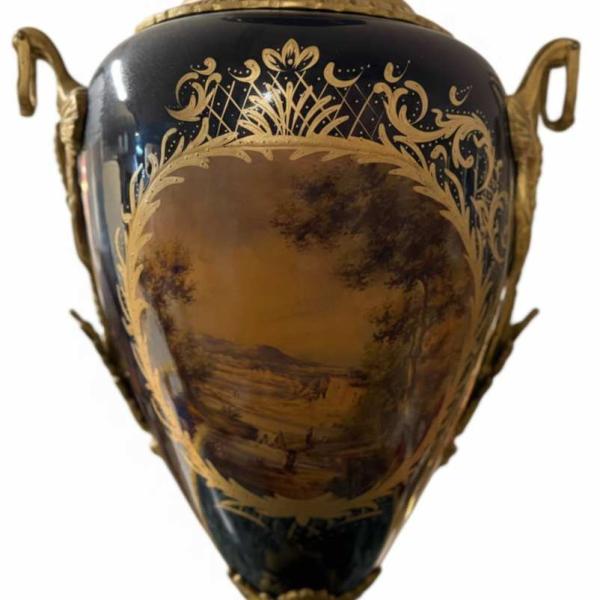 MACE Heritage – Hand-Painted Baroque Porcelain Vase Pair with Brass Details (120 cm)