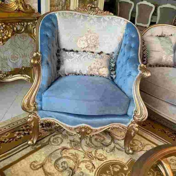 MACE Heritage - luxuriöses barockes Salonset - babyblaue und beige Farbe - Samtstoff - goldener champagnerfarbener Holzrahmen - zwei 3-Sitzer Sofas + 2 Armlehnen + ovaler Couchtisch