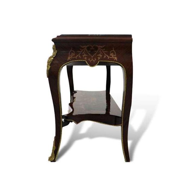 MACE - Baroque TV table - Brown color - Brass - Three drawers - One wooden shelf - Wood top surface - Marquetry - Baroque furniture - 122cm width