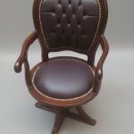 MACE Heritage – Executive Drehstuhl aus Leder in Dunkelbraun, Louis-inspiriert, hochglänzender Massivholzrahmen