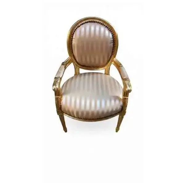 MACE Heritage – Louis-XVI Armlehnenstuhl in Blattgold mit champagnerfarbenem Streifenbezug – Handgefertigter Barock-Stuhl