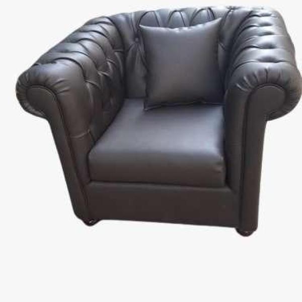 Chesterfield set style - Braunes deutsches Kunstleder - Dunkelbraune Farbe - Dreisitzer - Zweisitzer + Ein Sessel - Möbel für Wohnzimmer - Bürozimmer