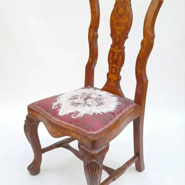 MACE Heritage – Barocker Esszimmerstuhl aus Massivholz in Braun mit rotem Gobelin – Queen-Anne-Beine – Handgefertigt