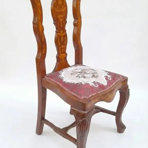MACE Heritage – Barocker Esszimmerstuhl aus Massivholz in Braun mit rotem Gobelin – Queen-Anne-Beine – Handgefertigt