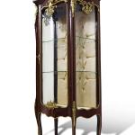 Barocke Vitrine im Louis XV Stil - Brauner/grüner Marmor - Goldener Stoff - Antiker Stil - Barocke Möbel - MACE