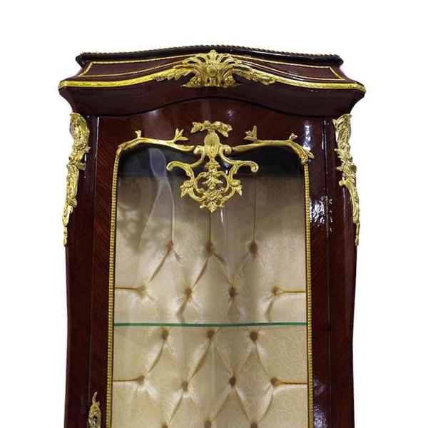 Barocke Vitrine im Louis XV Stil - Brauner/grüner Marmor - Goldener Stoff - Antiker Stil - Barocke Möbel - MACE