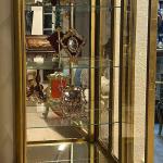 MACE-Barock-Goldvitrine-Drei Glasböden-Eine Schublade-Spiegelrückwand-Klassische Möbel- Wohnzimmer und Flur-210cm
