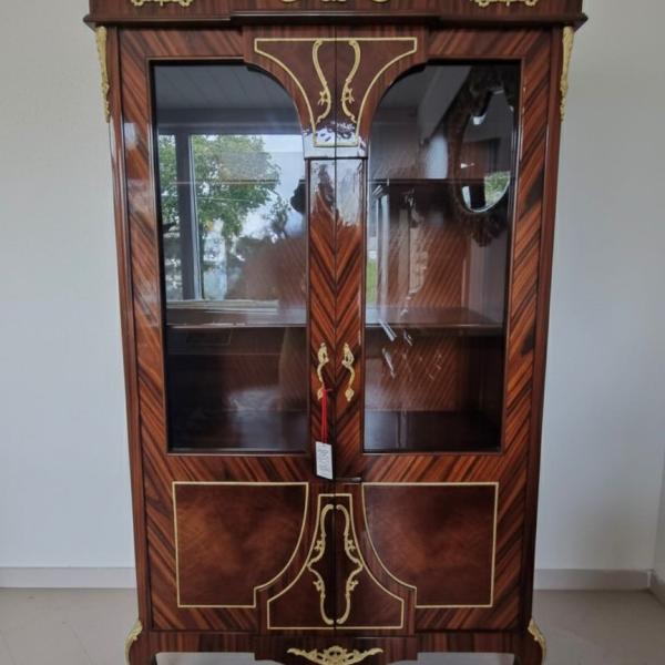 MACE Heritage - Bürovitrine - Messing - Farbe Braun - Zwei Glastüren - Zwei Schubladen - Aktenschrank - Büromöbel
