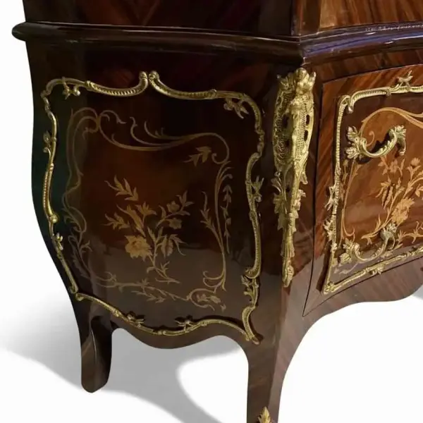 MACE Heritage -Luxus Barockvitrine aus Massivholz mit Messing | Möbel Lippold