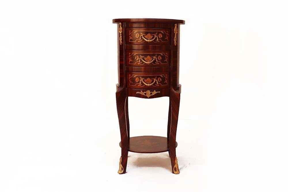 MACE Heritage - Table d’appoint Louis XV / baroque – laiton, marqueterie, blanc, rouge, brun – Si-14
