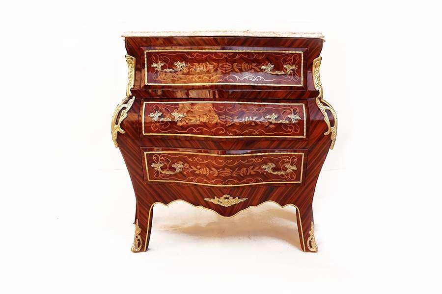 MACE Heritage - Commode baroque – marbre, marqueterie, rouge, beige, cuivré