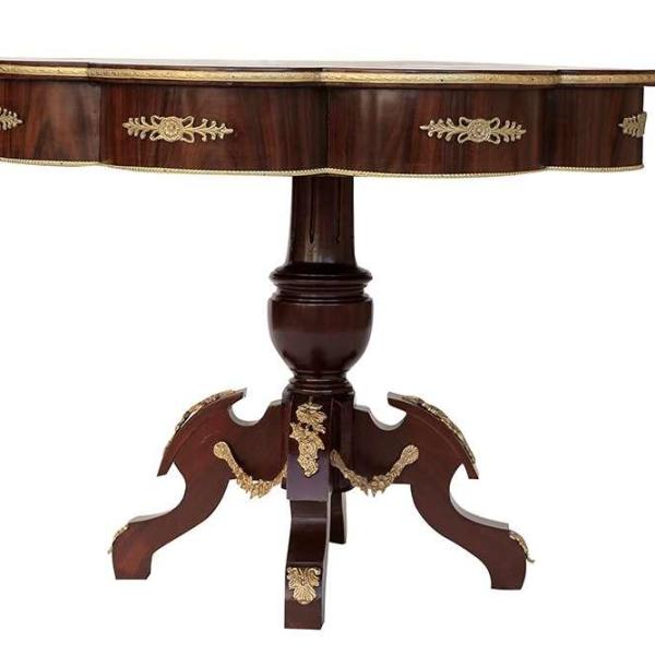 MACE Heritage - Table d’appoint Louis XV / baroque – laiton, marqueterie, blanc, rouge, brun – Ta-41