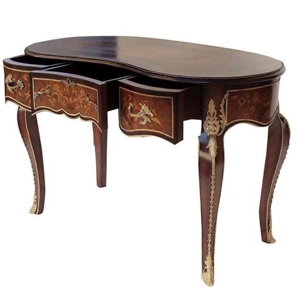 Luxeriöser Schreibtisch im Barockstil Louis XV., verziert mit Holzmosaiken und hochwertiger Kupferlegierung, nierenförmig