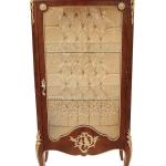 MACE Heritage - Vitrine Rococo / baroque – satin, marbre, laiton, blanc, rouge