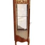 MACE Heritage - Vitrine Rococo / baroque – satin, marbre, laiton, blanc, rouge