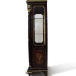 Luxus-Vitrine im braunen Barockstil - Zwei Glasböden - Stauraum im Boden - Messing - Intarsien - MACE