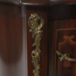MACE Heritage – Barocke Intarsien-Kommode Louis XV in Dunkelbraun mit Messing