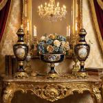 MACE Heritage - barocke Romeo und Julia Porzellan Vasen Set - Marineblaue Farbe - Messinggriff - Handgefertigte Ölzeichnung - Zwei Vasen+Eine Schale - 70cm