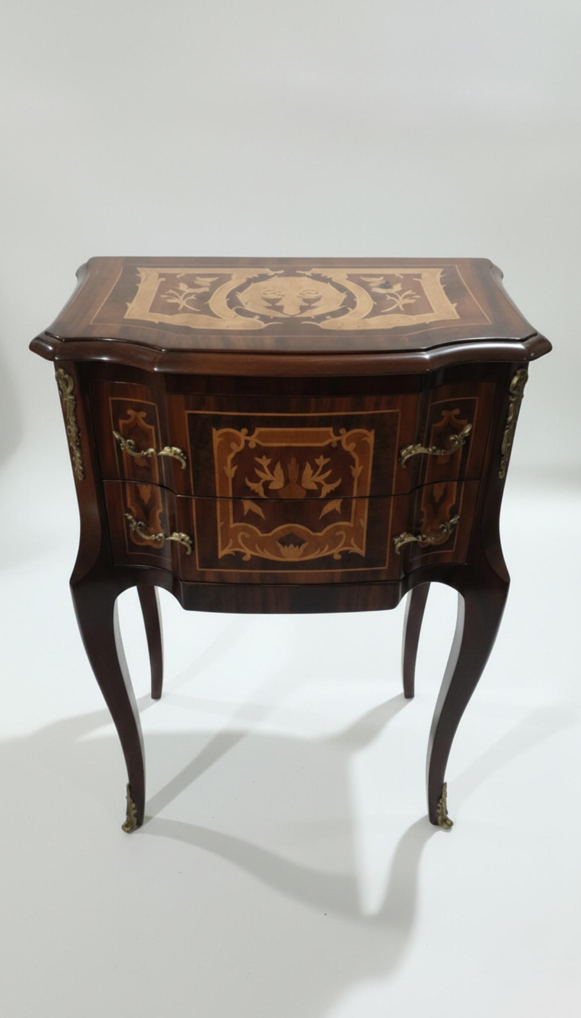 MACE Heritage – Barocke Intarsien-Kommode Louis XV in Dunkelbraun mit Messing
