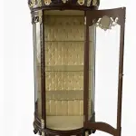 MACE Heritage – Luxuriöse Barock-Vitrine in Braun & Gold mit Krone – Handgefertigt – 212 cm