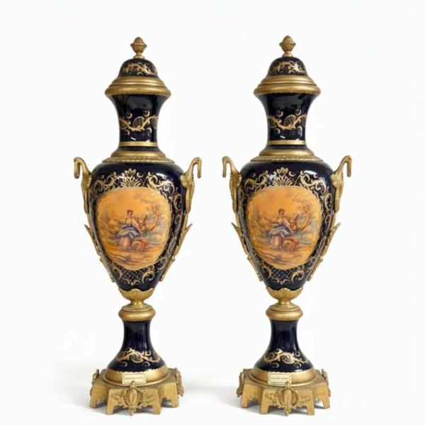 MACE Heritage – Großes handbemaltes Barockvasen-Set aus Porzellan mit Messing (120 cm)
