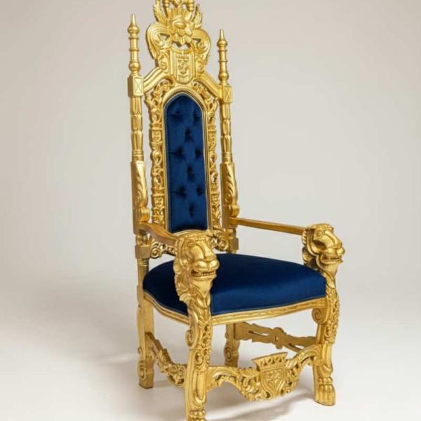 MACE Heritage – Barocker Thronsessel aus Massivholz mit Löwenarmlehnen, Samtpolsterung in Tiefblau