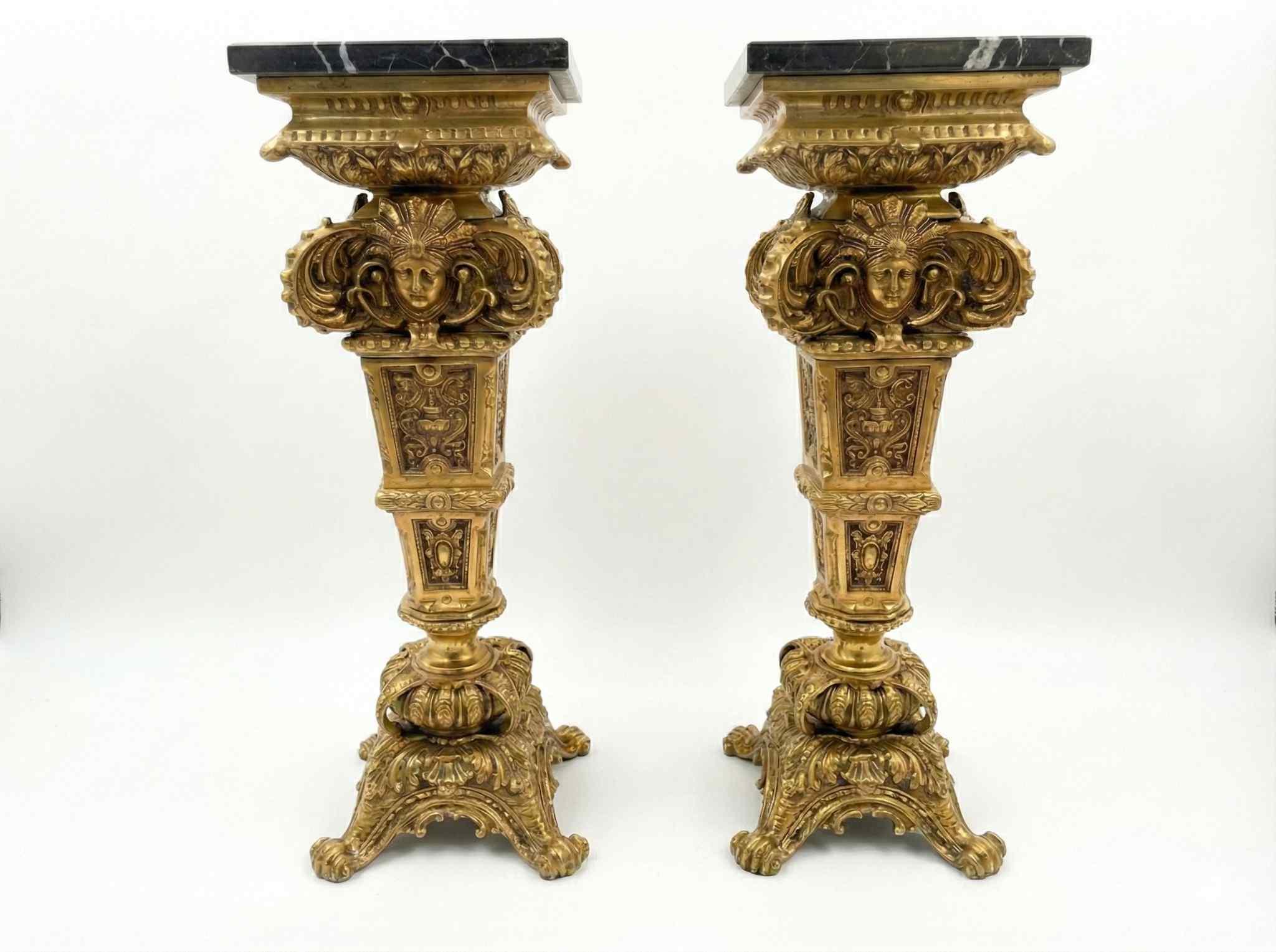 MACE Heritage Versailles Brass Pedestal with Black Natural Marble Top