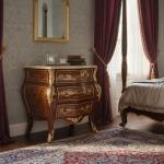 MACE Heritage – Barocke Beistellkommode mit Marmorplatte und Messingdetails