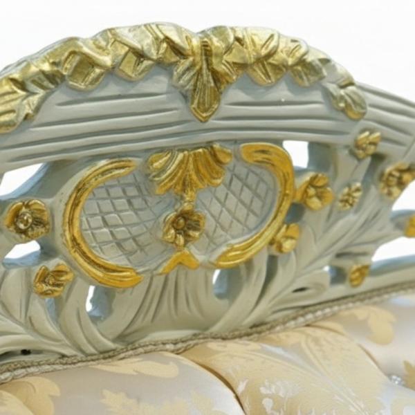 MACE-Barock-Sitzbank – Gestell in Goldbeige – Stoff in Gold-Champagner – kleines Damen-Sitzsofa – Kommodensofa – Barockmöbel