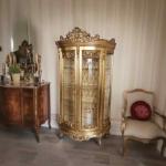 Barock-Rokoko-Vitrinen-Vitrinenschrank - klassische Möbel - Farbe Gold - runde Form - Vitrine - Wohnzimmermöbel - vier Regale - 205 cm - MACE