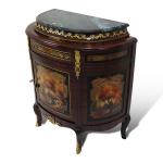 MACE Heritage – Barocke Kommode aus Massivholz mit handbemalten Motiven, Messingbeschlägen und Natur-Marmorplatte