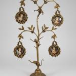 MACE Heritage – Baroque Family Tree Photo Holder in Antique Gold, Luxury Display Stand